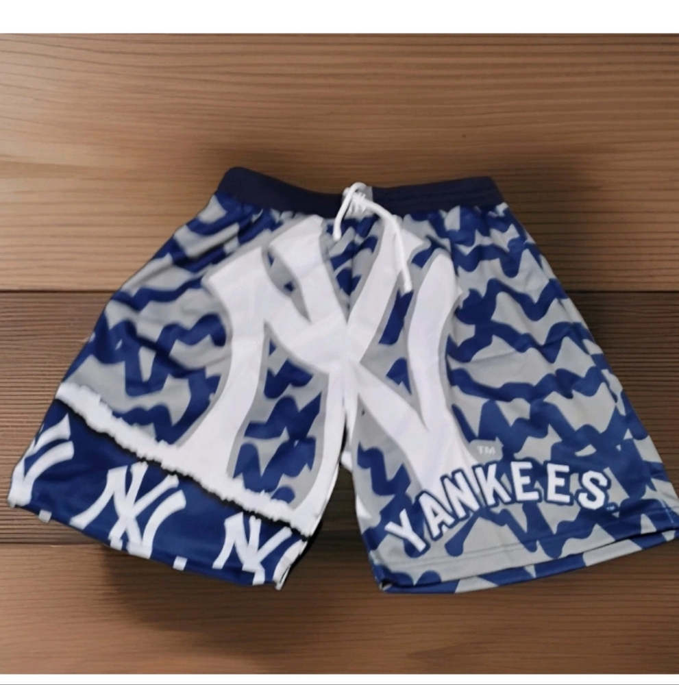 Mitchell & Ness New York Yankees Jumbotron 2.0 Sublimated Shorts Men's NWT - Picture 7 of 8